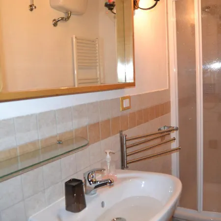 Al Pozzolone Bed & Breakfast *